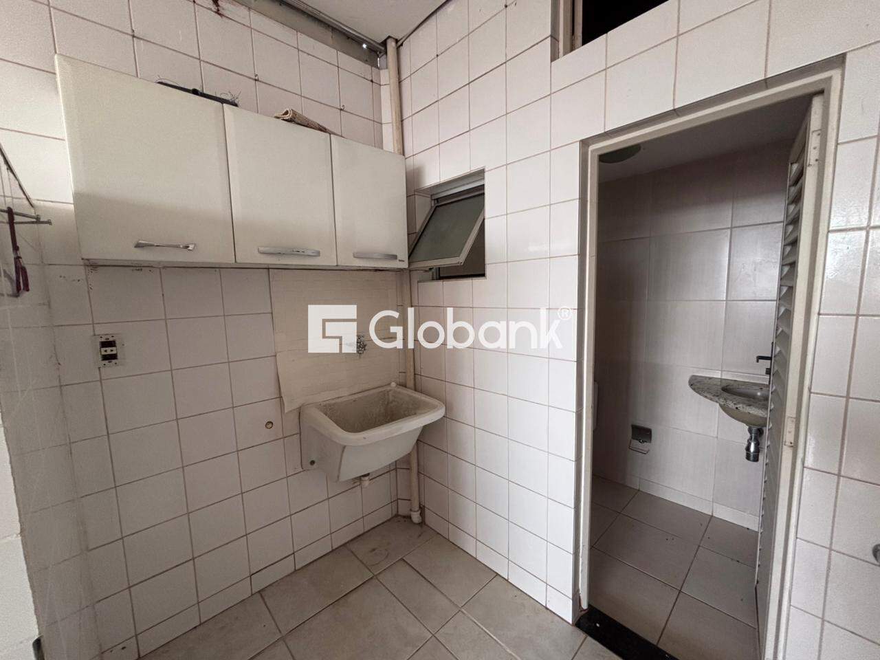Apartamento 3 quartos à venda São José 140m² Montes Claros MG: Área de serviço
