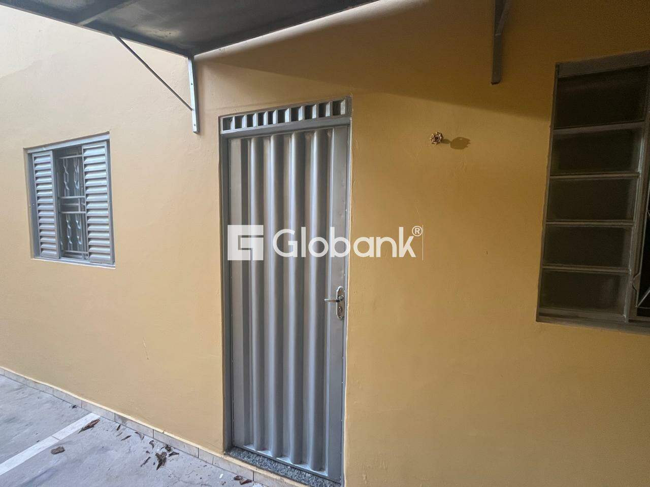 Casa 2 quartos para aluguel Vila Regina 60m² Montes Claros MG: 