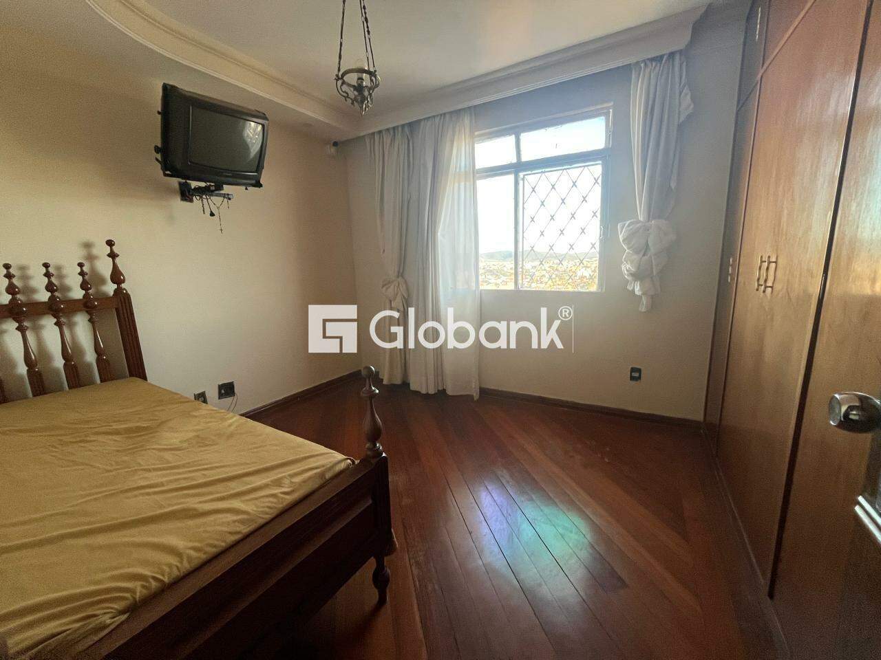 Apartamento 4 quartos à venda Centro 284m² Montes Claros MG: 