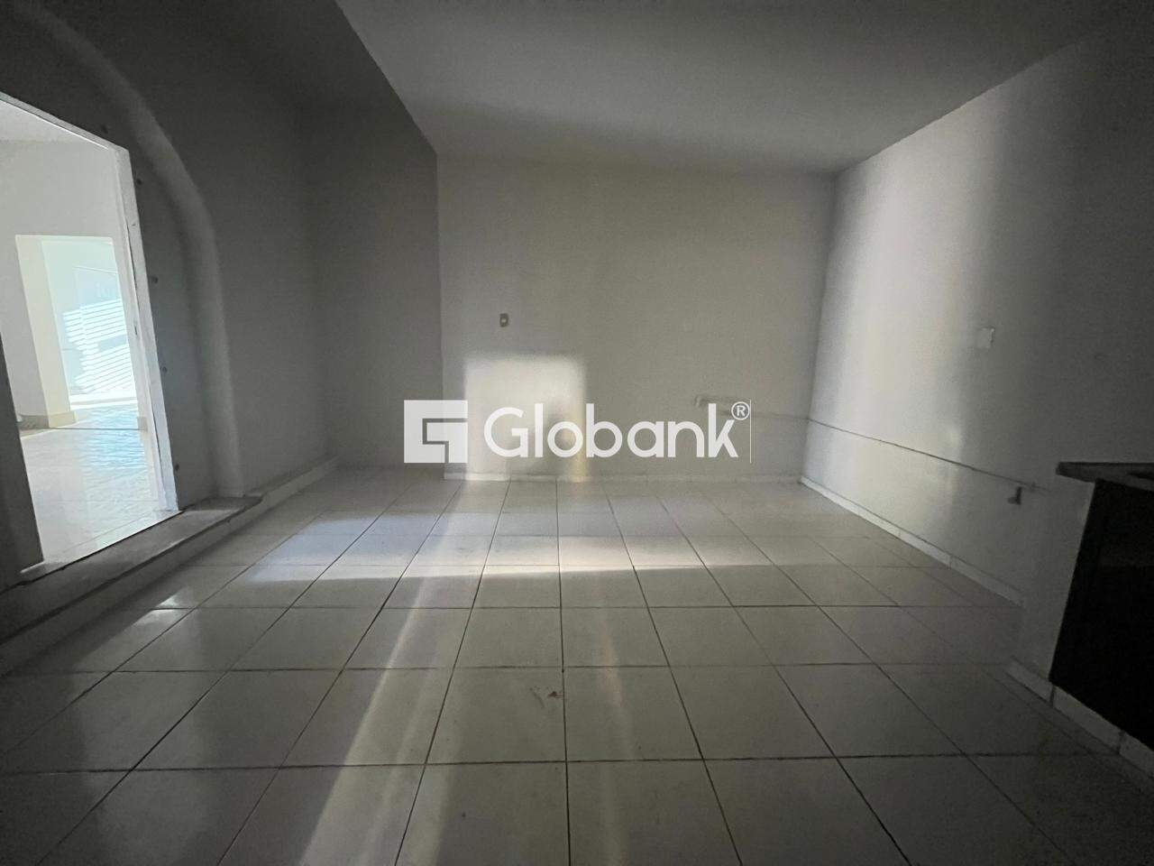 Casa comercial 4 quartos à venda Centro 280m² Montes Claros MG: