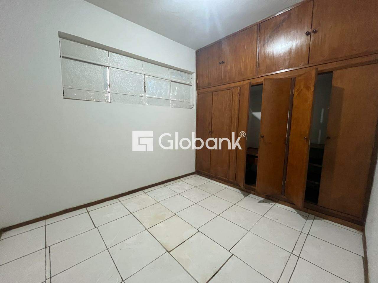 Casa comercial 4 quartos à venda Centro 280m² Montes Claros MG: