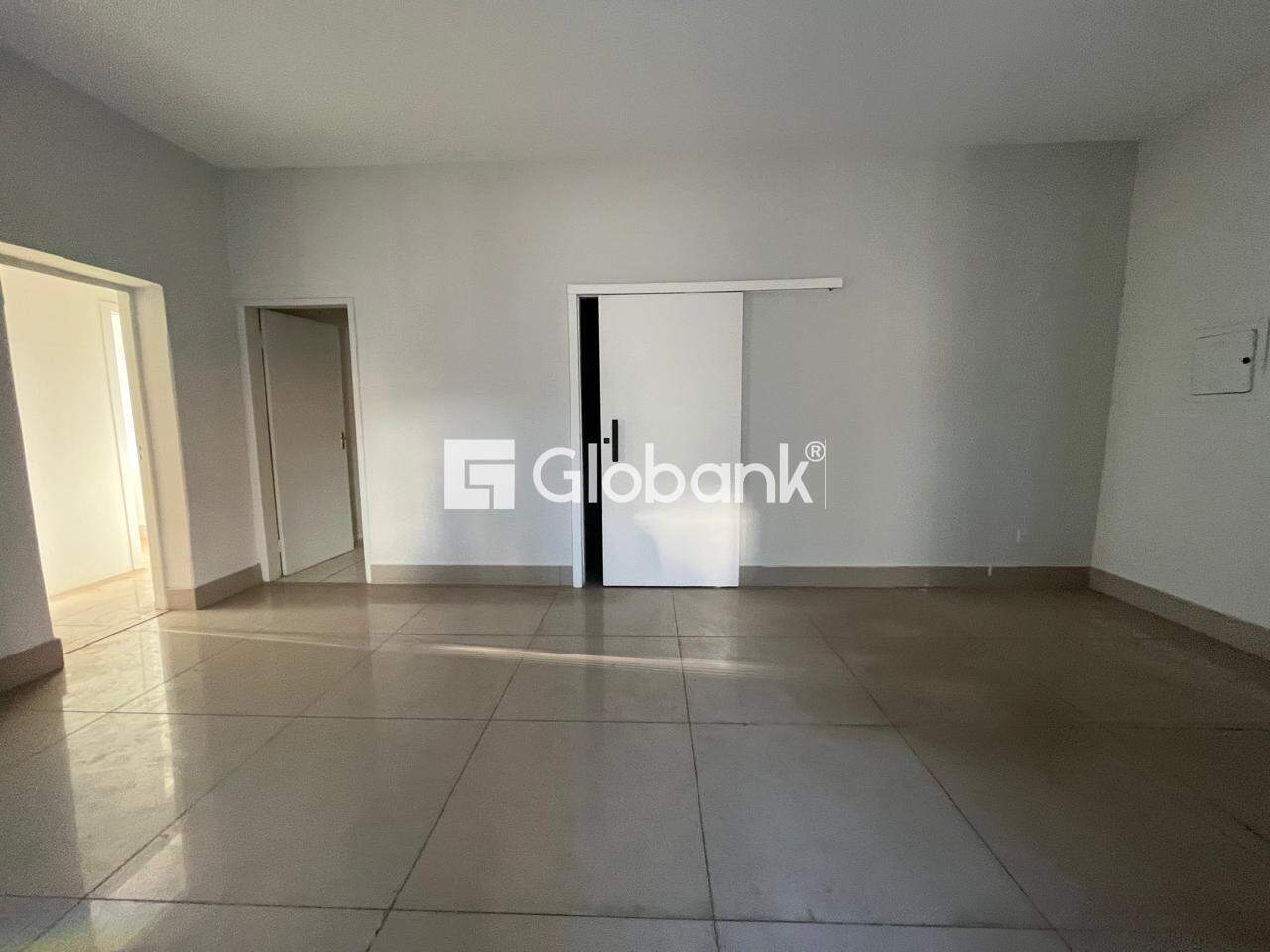 Casa comercial 4 quartos à venda Centro 280m² Montes Claros MG: