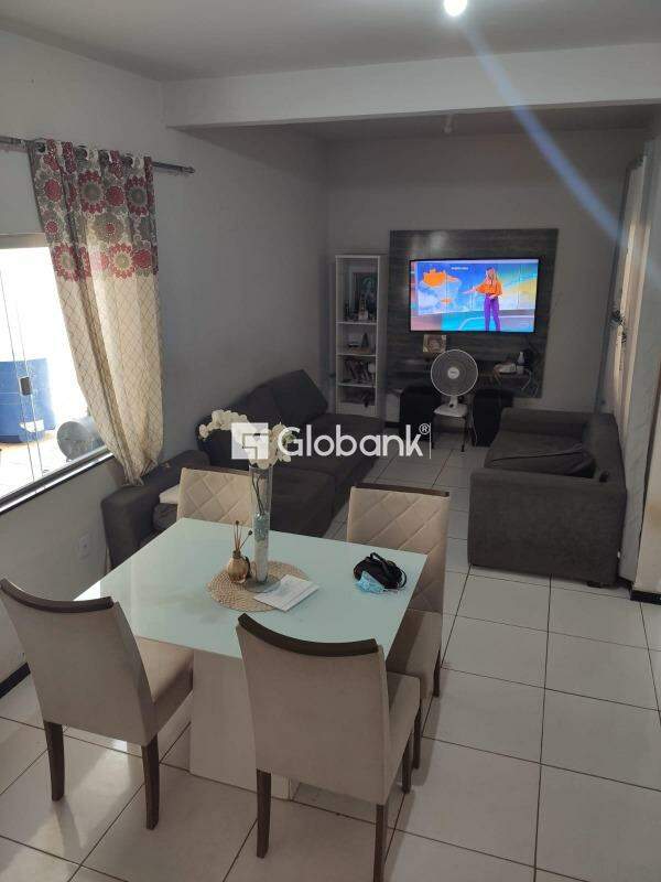Casa 3 quartos à venda Major Prates 180m² Montes Claros MG: