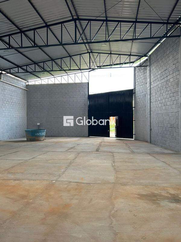 Galpão para aluguel Residencial Monte Belo 357m² Montes Claros MG: 