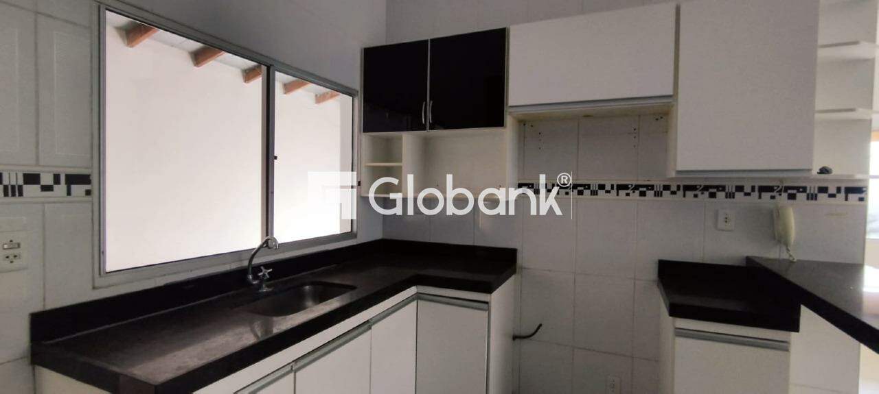 Casa 3 quartos à venda João Botelho 198m² Montes Claros MG: 