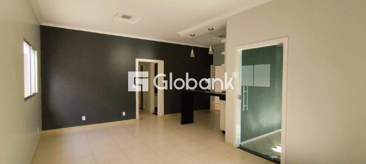 Casa 3 quartos à venda João Botelho 198m² Montes Claros MG: 