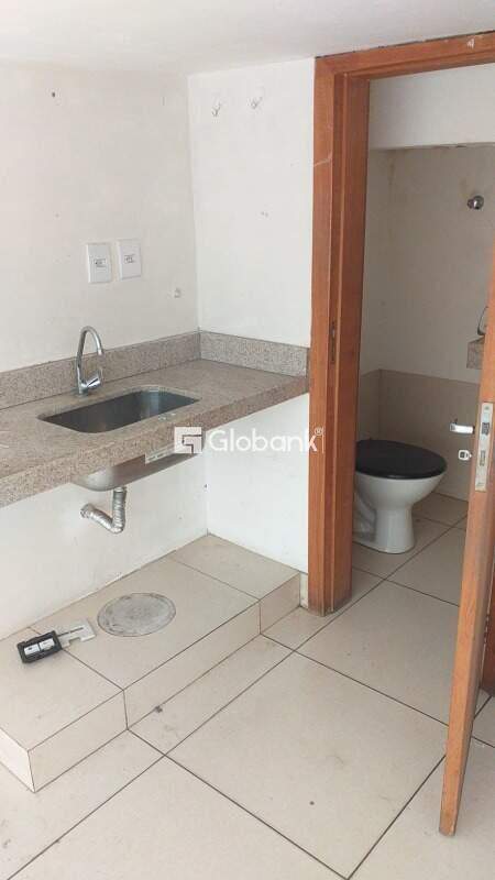 Sala comercial para aluguel Centro 70m² Montes Claros MG: 