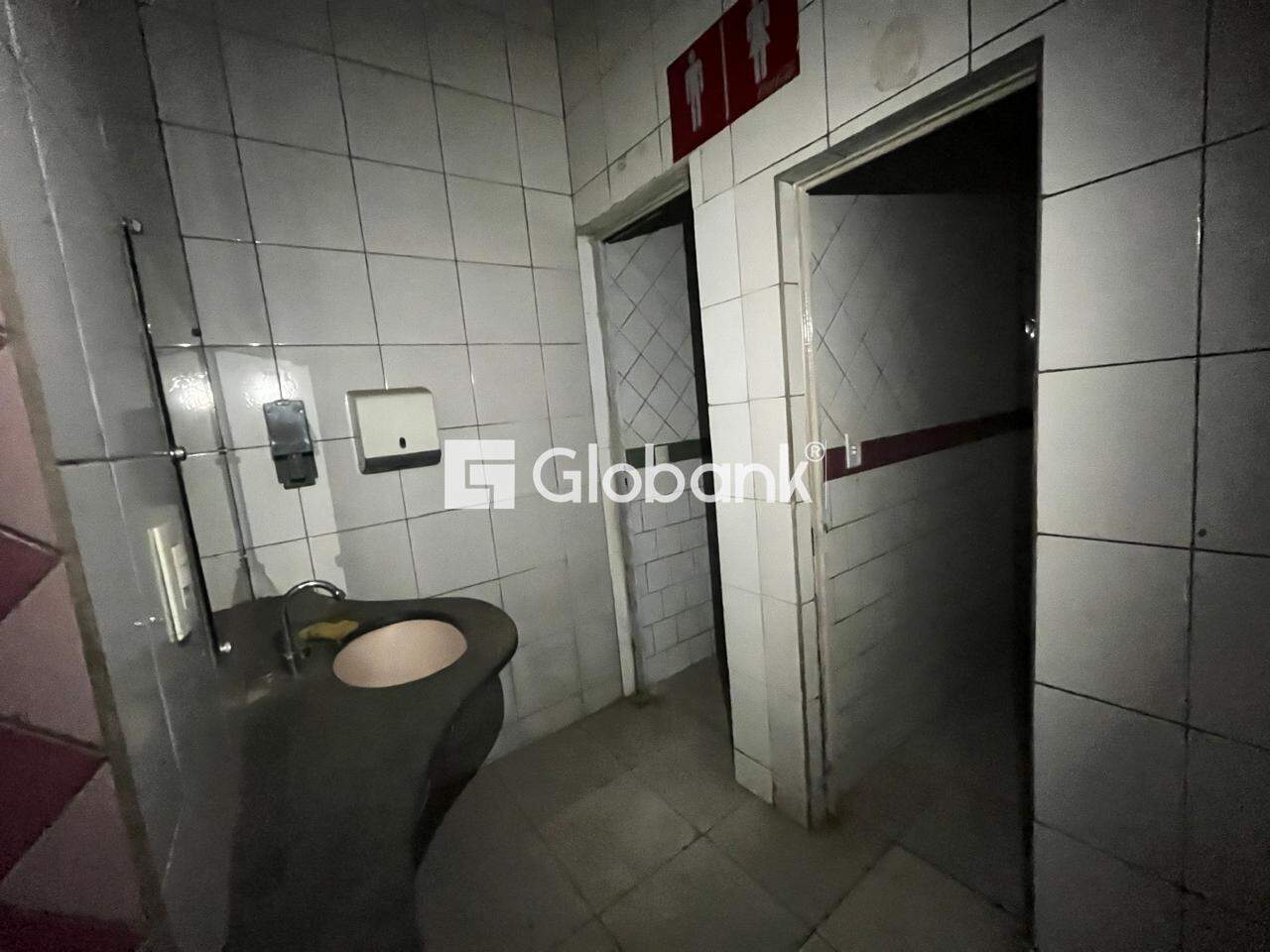 Ponto comercial para aluguel Centro 160m² Montes Claros MG: