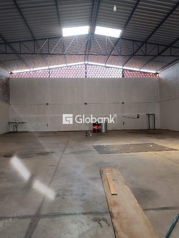 Galpão para aluguel Interlagos 450m² Montes Claros MG: