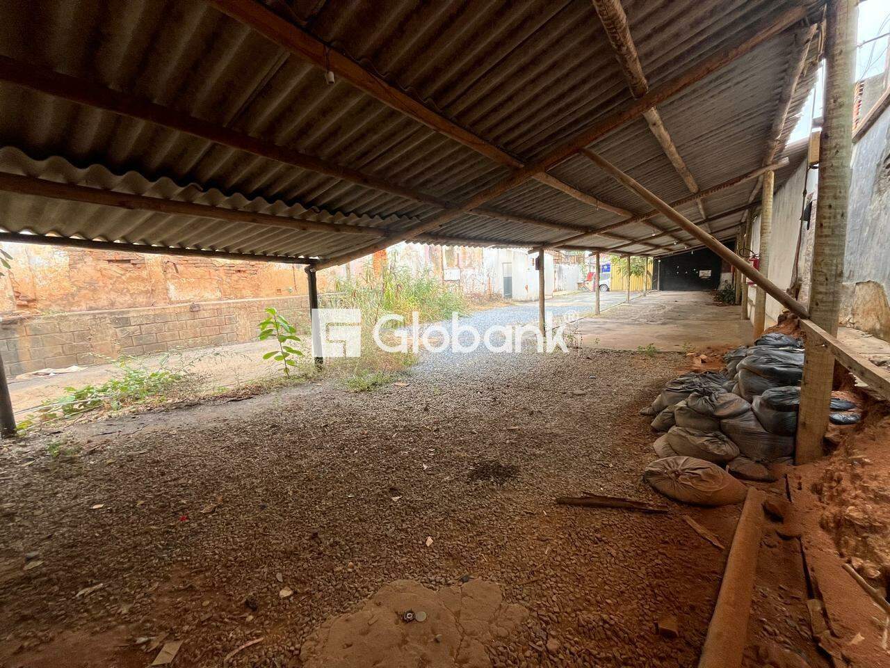 Galpão para aluguel Centro 180m² Montes Claros MG: