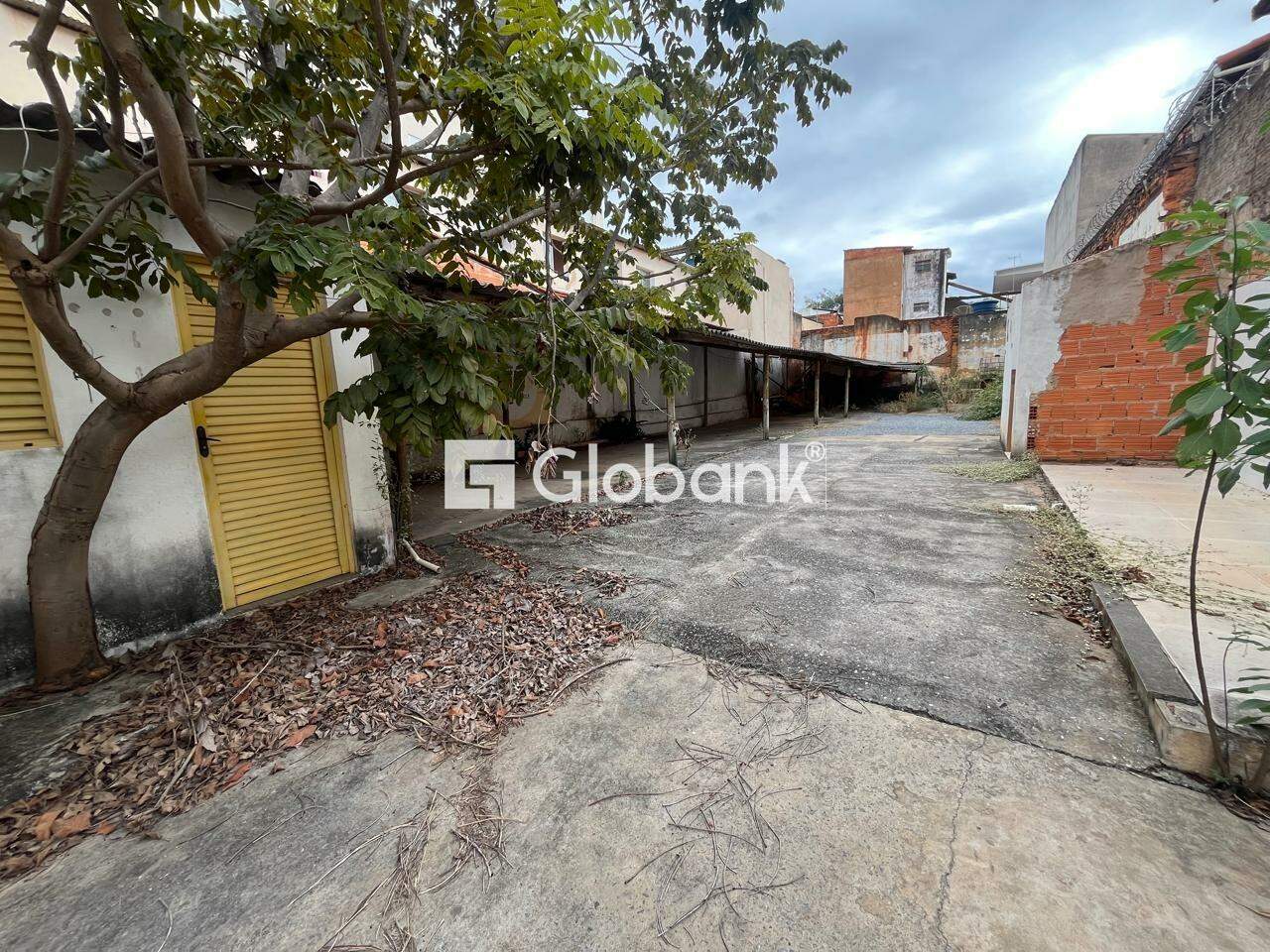 Galpão para aluguel Centro 180m² Montes Claros MG: 