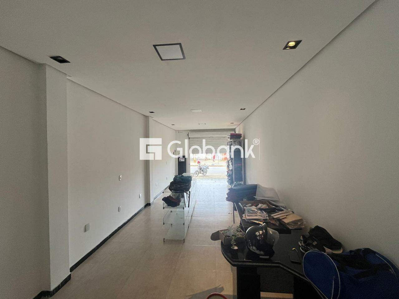 Ponto comercial para aluguel Vila Anália 80m² Montes Claros MG: 