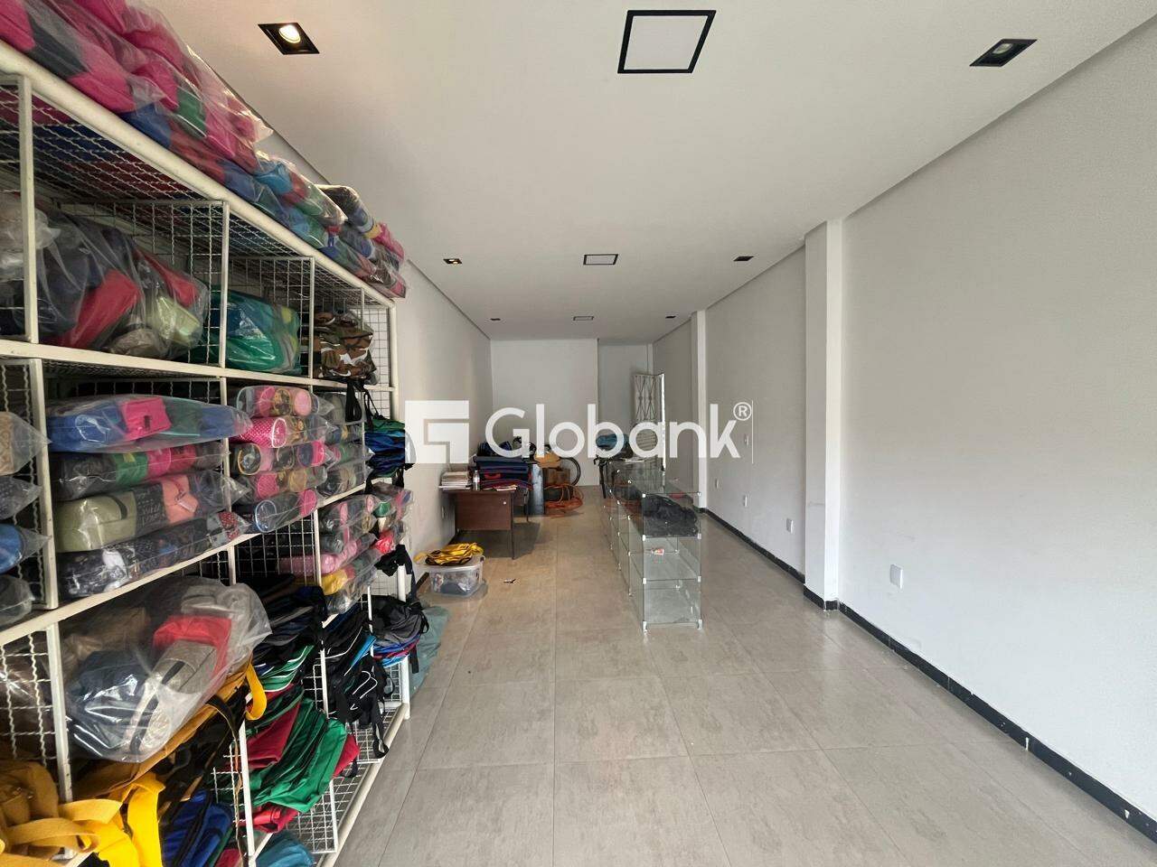 Ponto comercial para aluguel Vila Anália 80m² Montes Claros MG: 