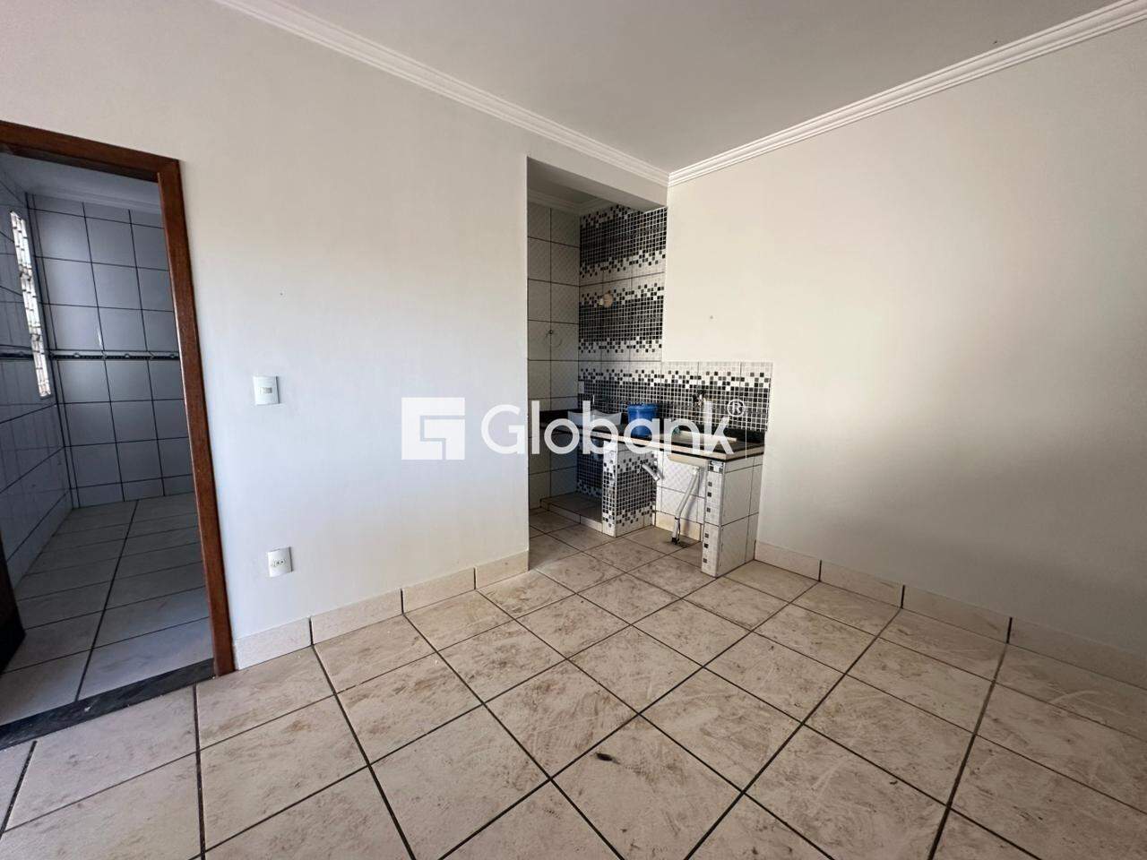 Casa 3 quartos para aluguel Maracanã 98m² Montes Claros MG: 