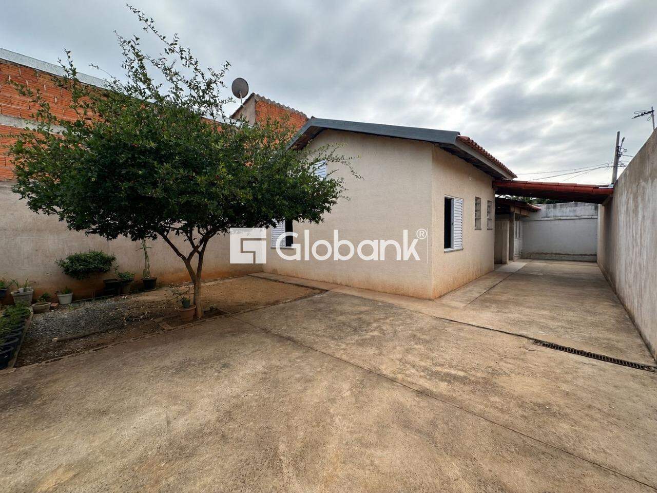 Casa 2 quartos para aluguel Residencial Portal Dos Ipês 65m² Montes Claros MG: