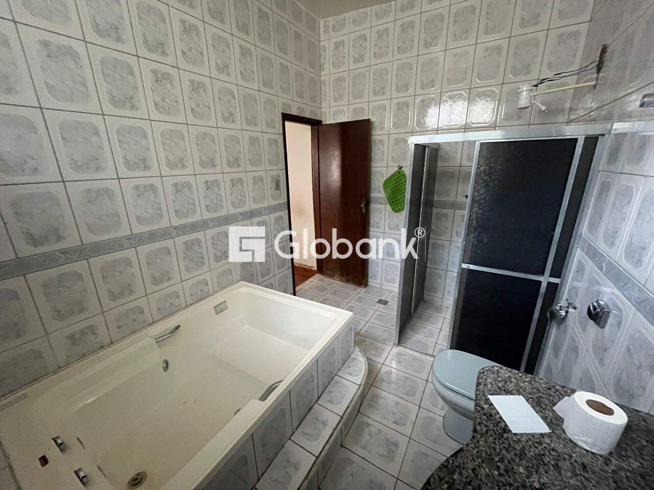 Casa 3 quartos para aluguel Centro 100m² Montes Claros MG: