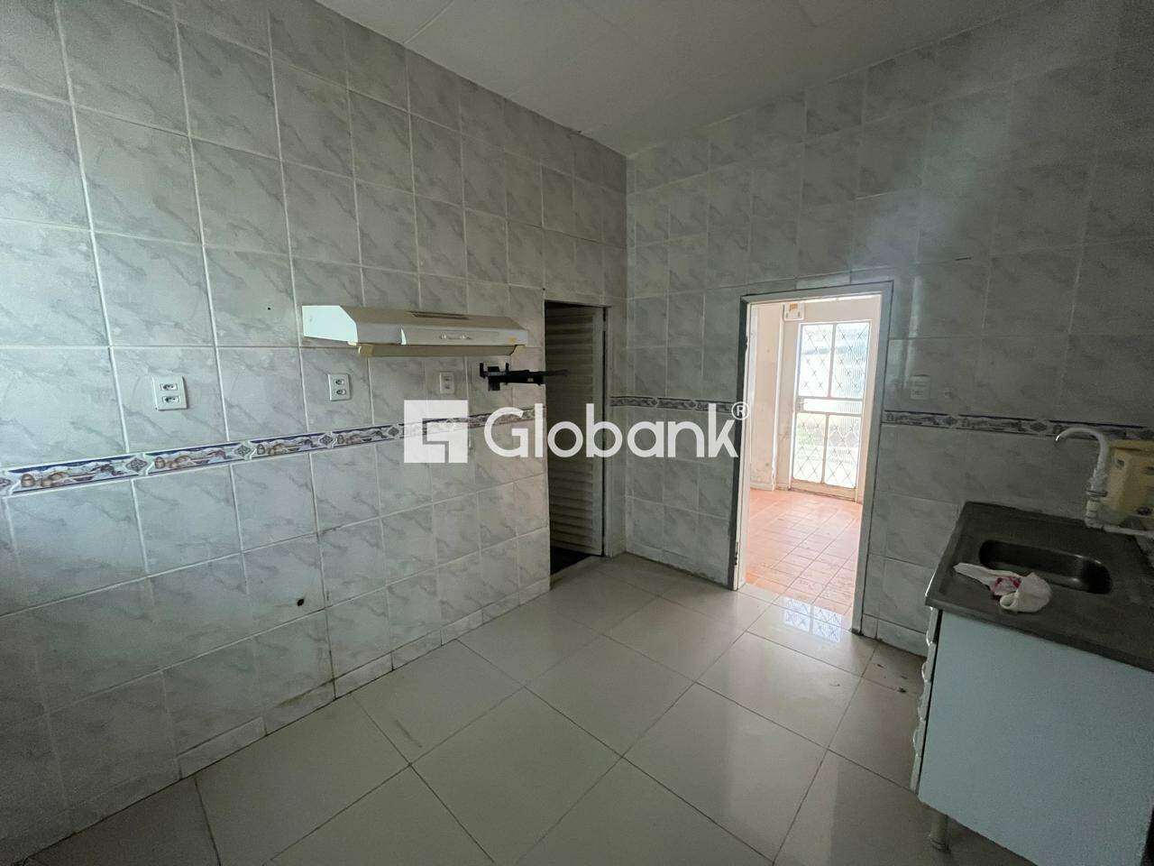 Casa 3 quartos para aluguel Centro 100m² Montes Claros MG: