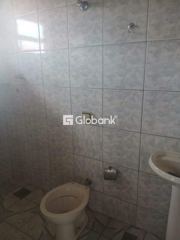 Casa 5 quartos à venda Alto São João 373,13m² Montes Claros MG: