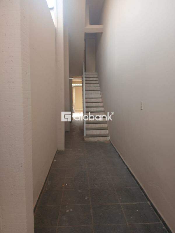 Casa 5 quartos à venda Alto São João 373,13m² Montes Claros MG: