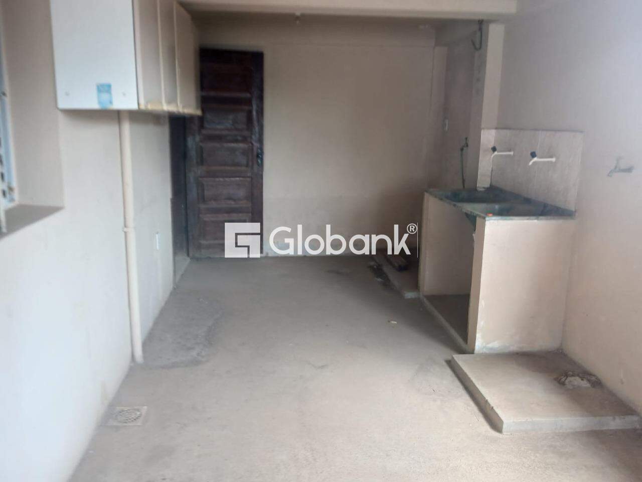 Casa 5 quartos à venda Alto São João 373,13m² Montes Claros MG:
