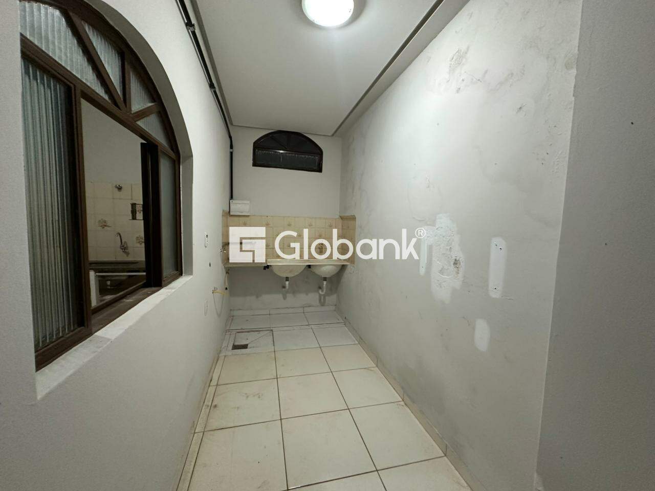 Casa 3 quartos para aluguel Cidade Santa Maria 90m² Montes Claros MG: