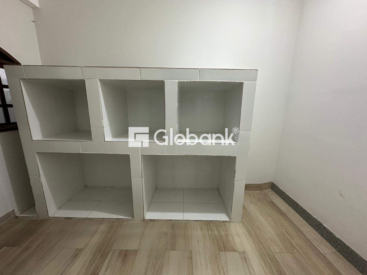 Casa 3 quartos para aluguel Cidade Santa Maria 90m² Montes Claros MG: