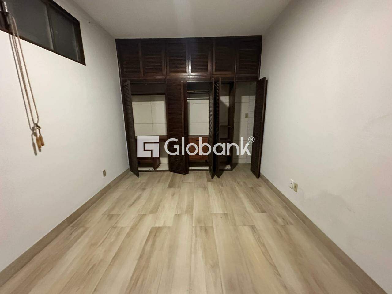 Casa 3 quartos para aluguel Cidade Santa Maria 90m² Montes Claros MG: