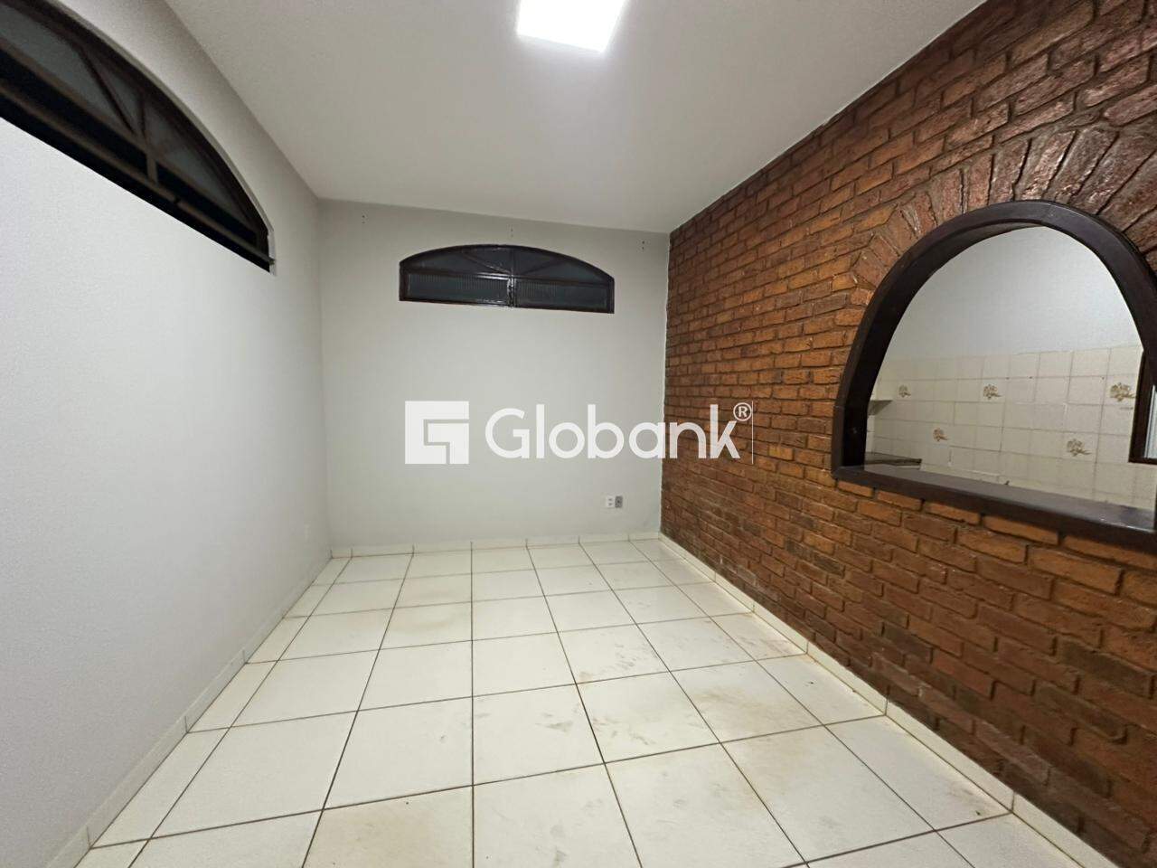 Casa 3 quartos para aluguel Cidade Santa Maria 90m² Montes Claros MG: