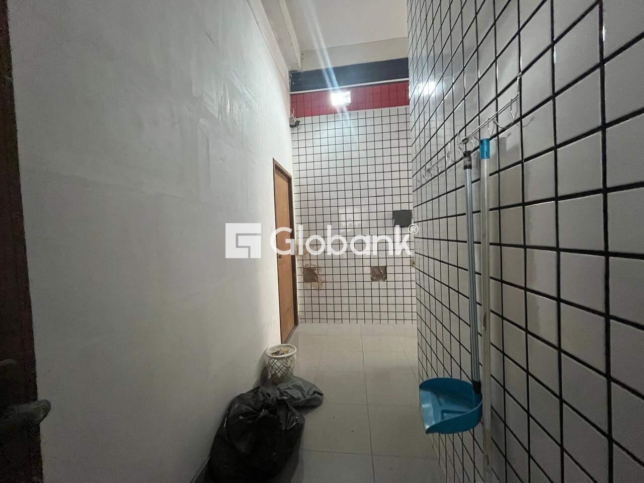 Ponto comercial 4 quartos para aluguel Esplanada 1.700m² Montes Claros MG: 