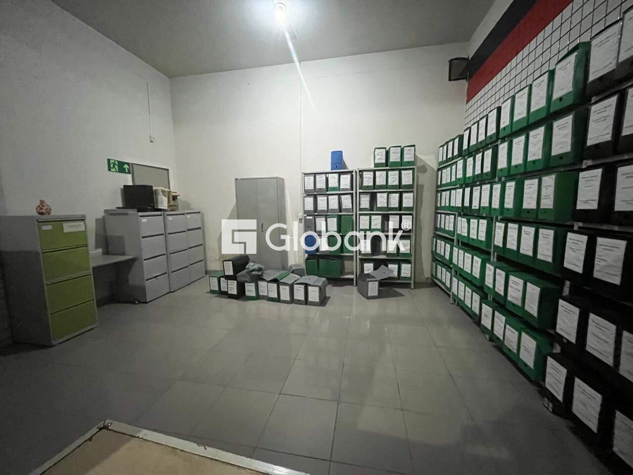 Ponto comercial 4 quartos para aluguel Esplanada 1.700m² Montes Claros MG: 