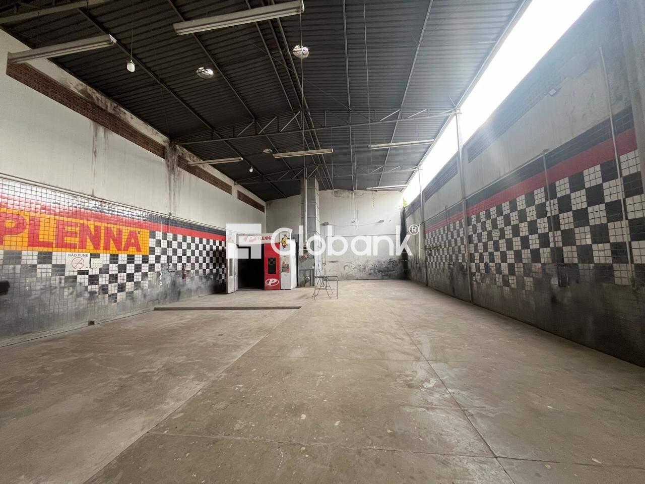 Ponto comercial 4 quartos para aluguel Esplanada 1.700m² Montes Claros MG: 