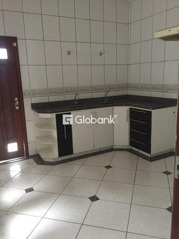Casa 3 quartos à venda Sapucaia 230m² Montes Claros MG: