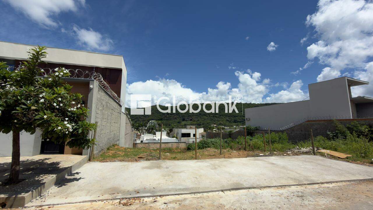Terreno à venda Ibituruna 393m² Montes Claros MG: 