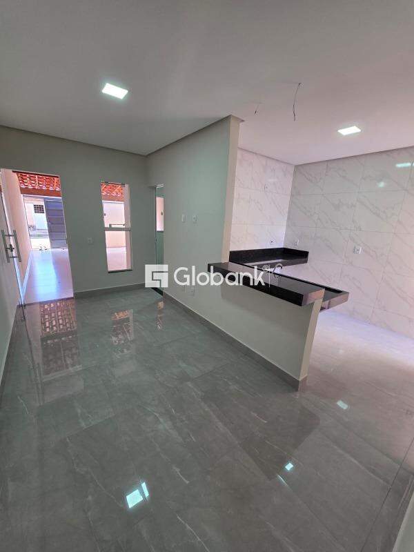 Casa 3 quartos à venda Independência 54m² Montes Claros MG: