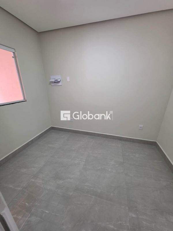 Casa 3 quartos à venda Independência 54m² Montes Claros MG: