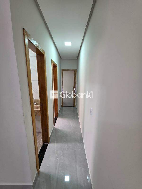 Casa 3 quartos à venda Independência 54m² Montes Claros MG: