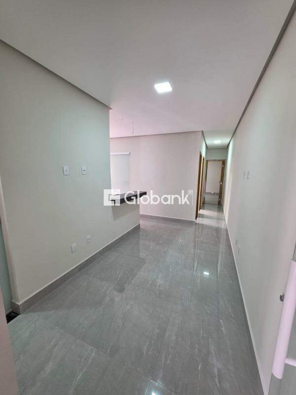 Casa 3 quartos à venda Independência 54m² Montes Claros MG: