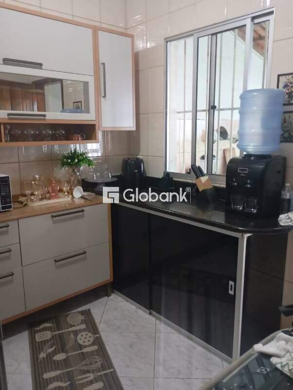 Casa 3 quartos à venda Jardim Liberdade 125m² Montes Claros MG: