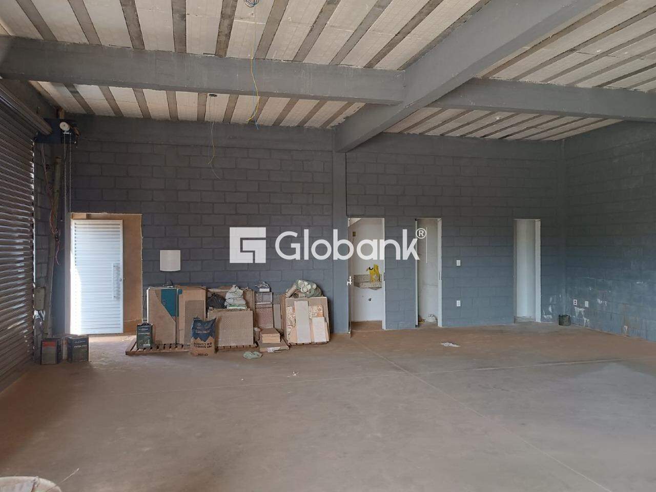 Galpão para aluguel Monte Carmelo 300m² Montes Claros MG: 