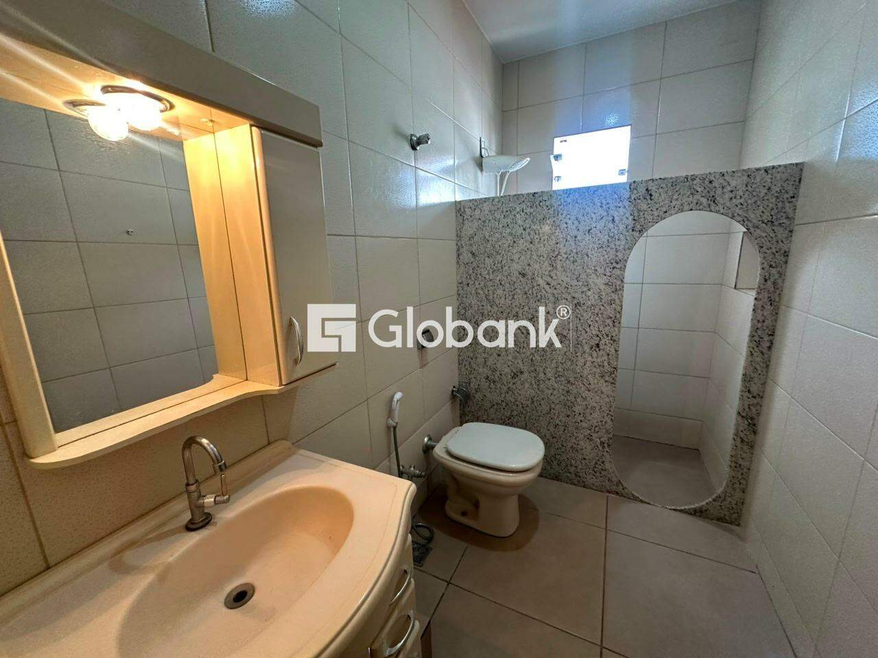Apartamento 3 quartos para aluguel Centro 90m² Montes Claros MG: