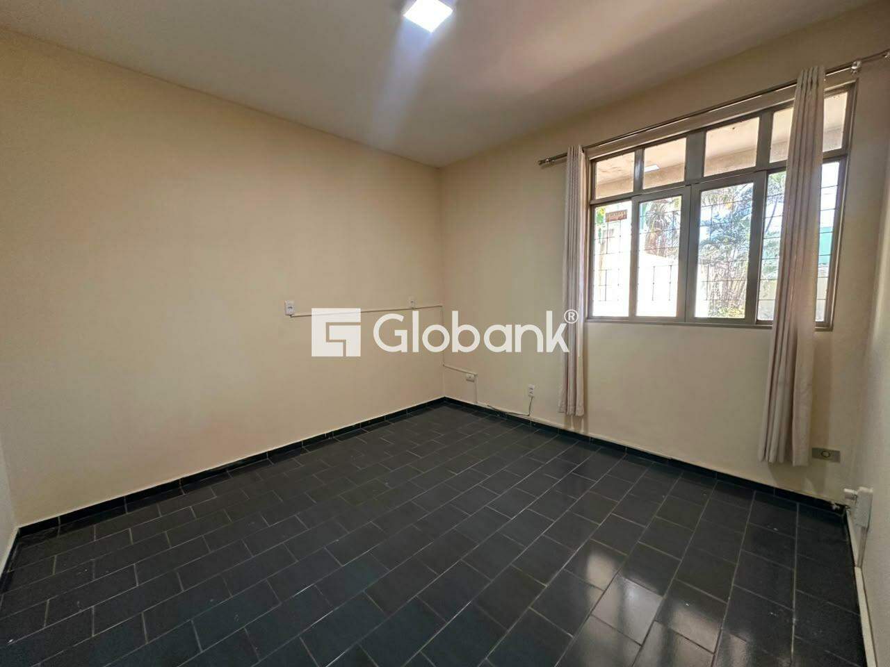 Casa 3 quartos para aluguel Planalto 110m² Montes Claros MG: 