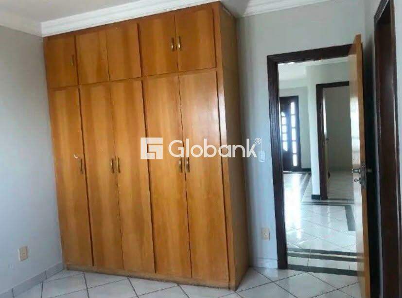 Casa 4 quartos à venda Ibituruna 570m² Montes Claros MG: