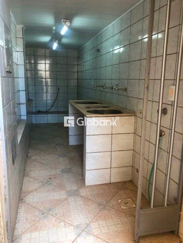 Casa 4 quartos à venda Ibituruna 570m² Montes Claros MG: