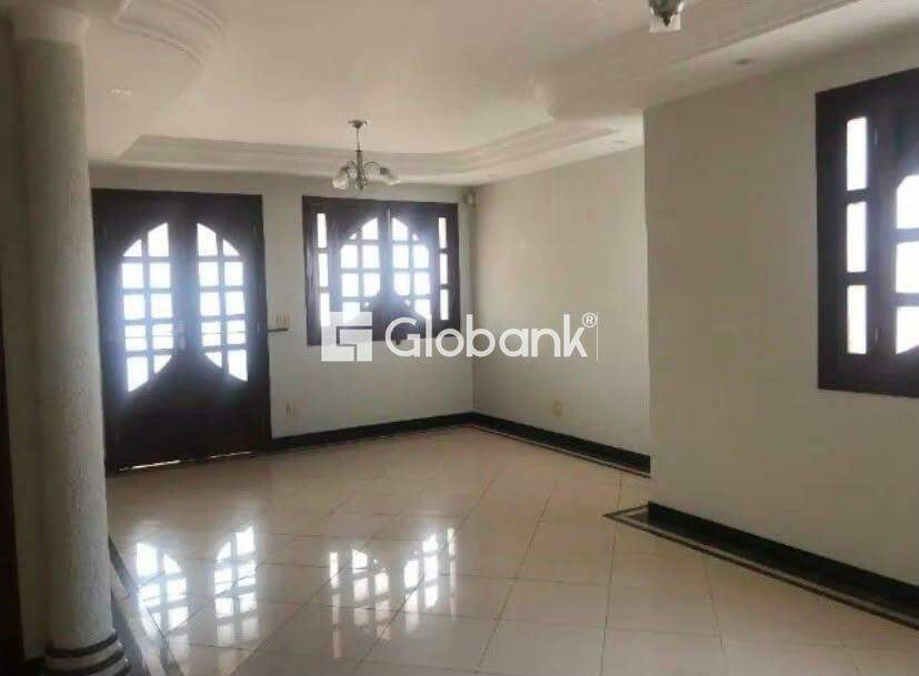 Casa 4 quartos à venda Ibituruna 570m² Montes Claros MG: