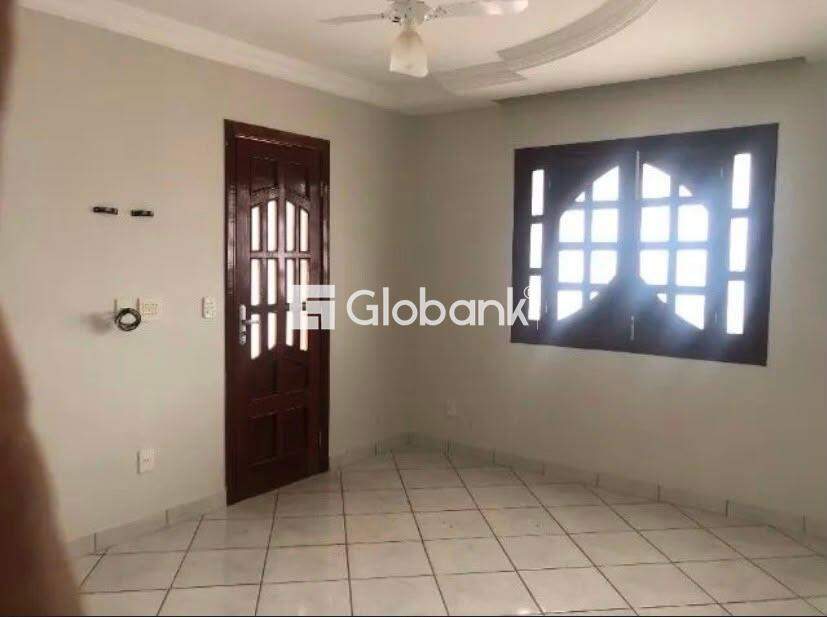 Casa 4 quartos à venda Ibituruna 570m² Montes Claros MG: