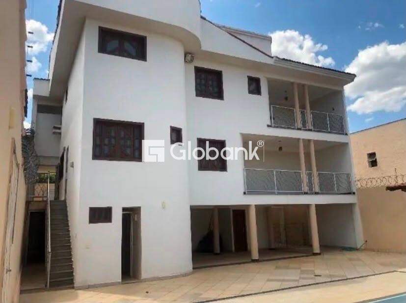 Casa 4 quartos à venda Ibituruna 570m² Montes Claros MG: