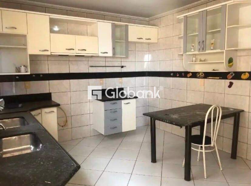 Casa 4 quartos à venda Ibituruna 570m² Montes Claros MG: 