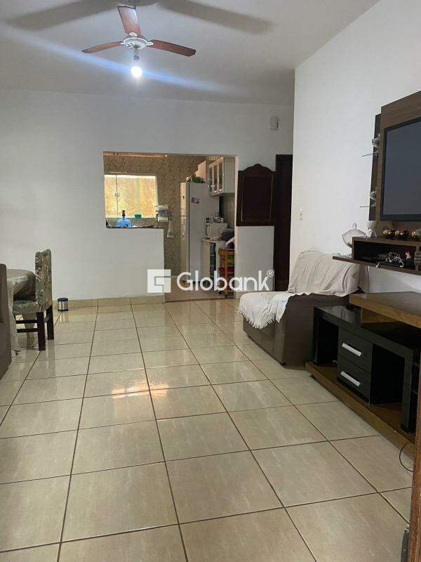 Casa 3 quartos à venda Antônio Pimenta 90m² Montes Claros MG: 