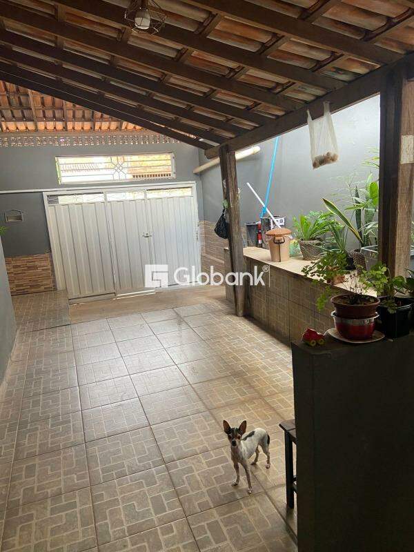 Casa 3 quartos à venda Antônio Pimenta 90m² Montes Claros MG: 