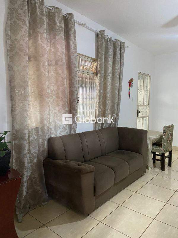 Casa 3 quartos à venda Antônio Pimenta 90m² Montes Claros MG: 
